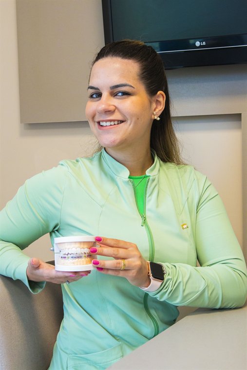 Dra. Julia Motta, cirurgiã-dentista da Riso Facial