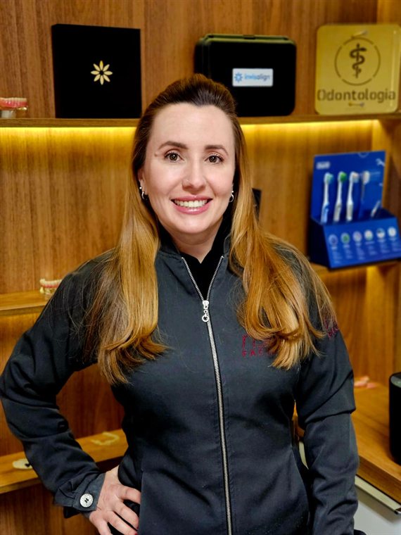 Dra. Karine Jordão, cirurgiã-dentista da Riso Facial