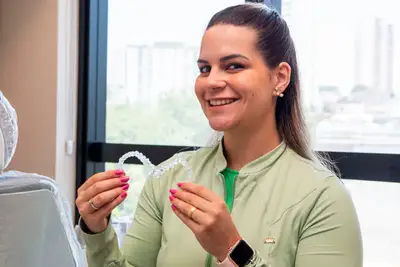 Tratamento com alinhadores Invisalign na Riso Facial